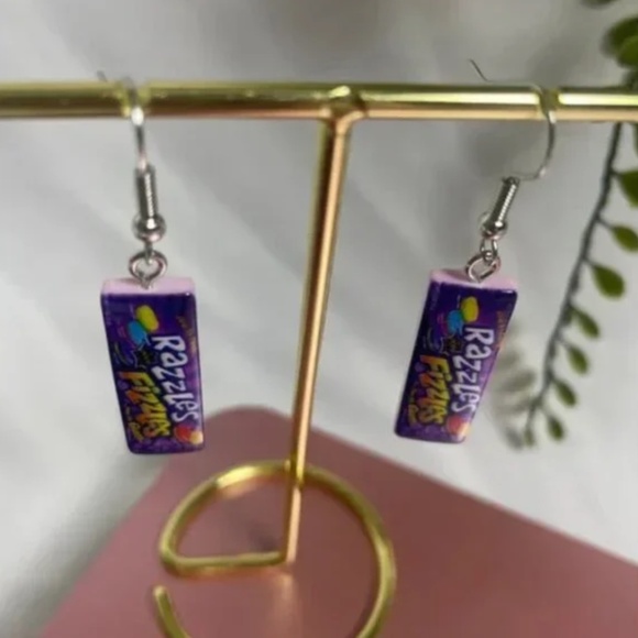 ⭐️❤️FREE Candy Razzles Gum Sweet Snack Food Drop Pop Art Artsy Drop Hip Earrings - Picture 2 of 5